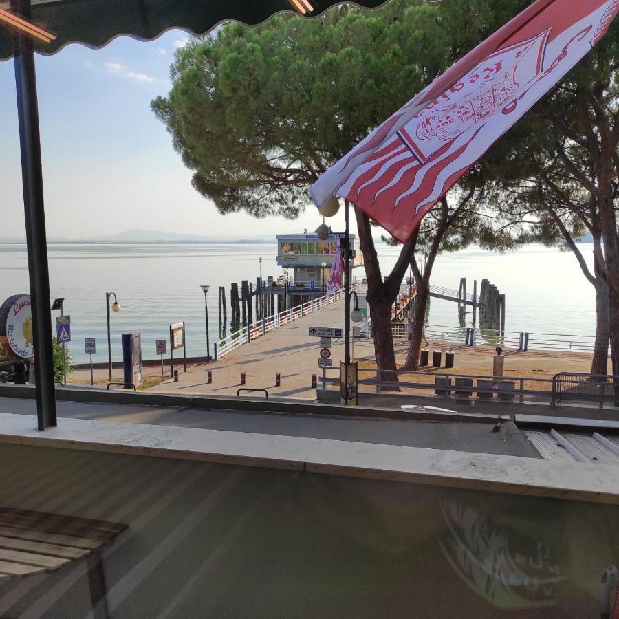 The View - Sunset & Relax - Suite - Appartamenti Vista Lago パッシニャーノ・スル・トラジメーノ エクステリア 写真
