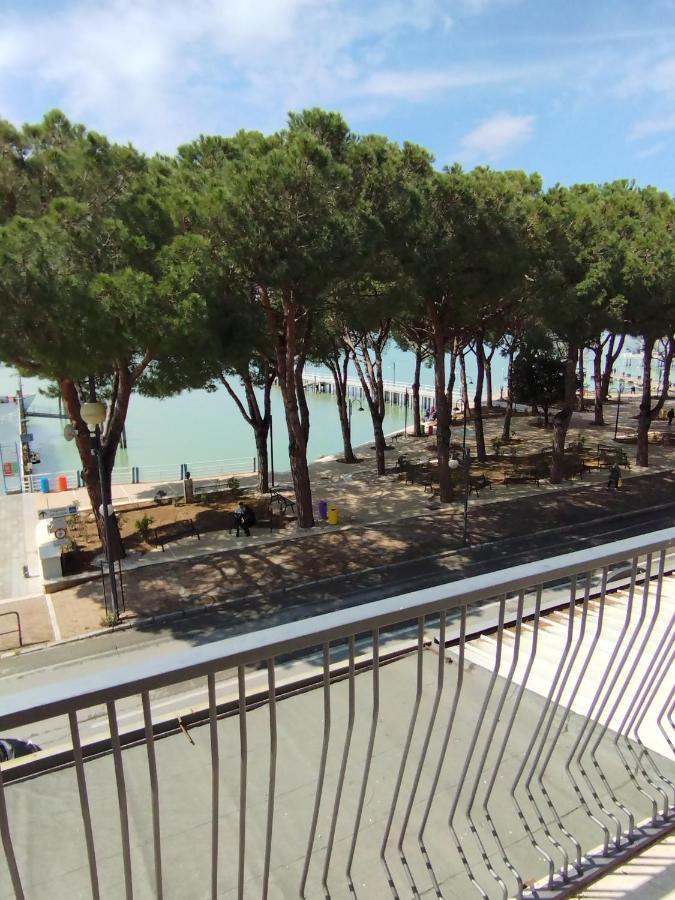 The View - Sunset & Relax - Suite - Appartamenti Vista Lago パッシニャーノ・スル・トラジメーノ エクステリア 写真